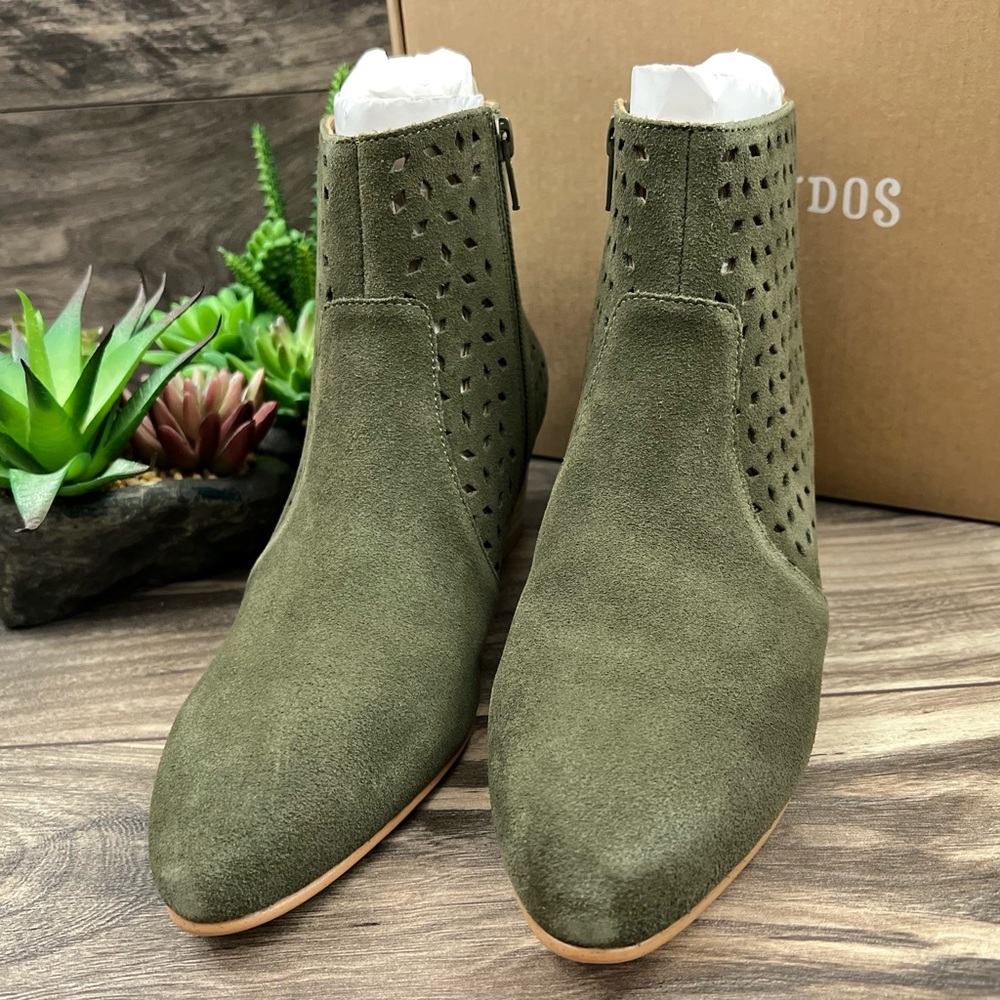 NIB Soludos Lola Perforated Pointed Toe Heeled Ankle Bootie Boots Olive Suede 8M - Picture 3 of 14